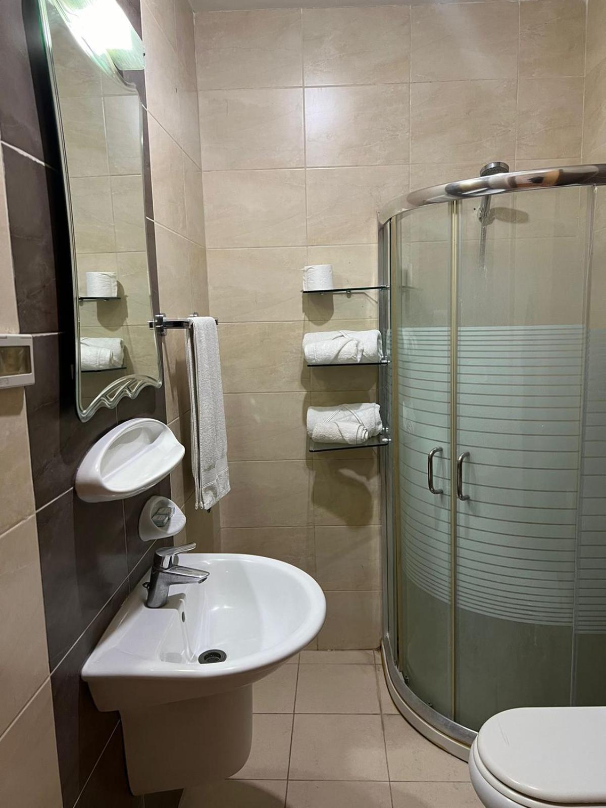 Sufara Hotel Suites Аман Екстериор снимка