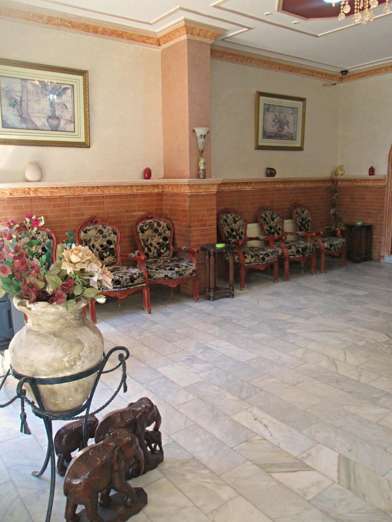 Sufara Hotel Suites Аман Екстериор снимка